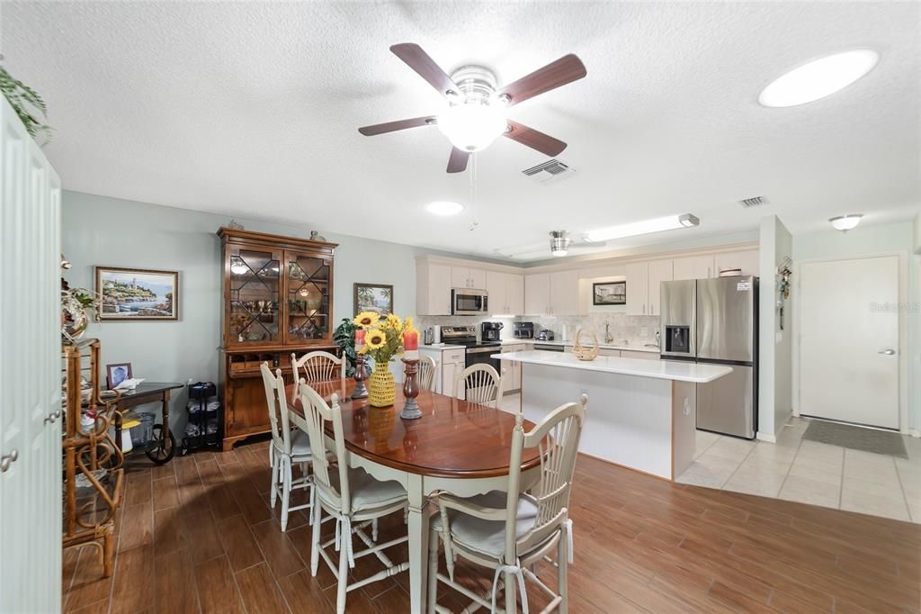 Active With Contract: $218,900 (2 beds, 2 baths, 1748 Square Feet)