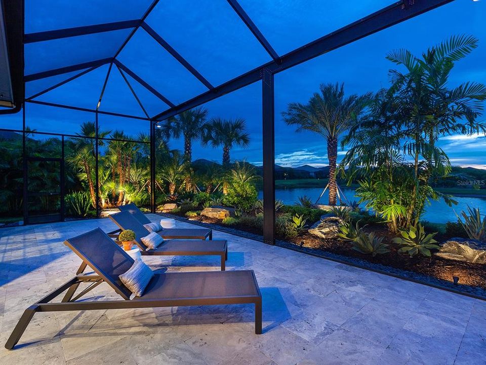 Additional side patio overlooking the lake