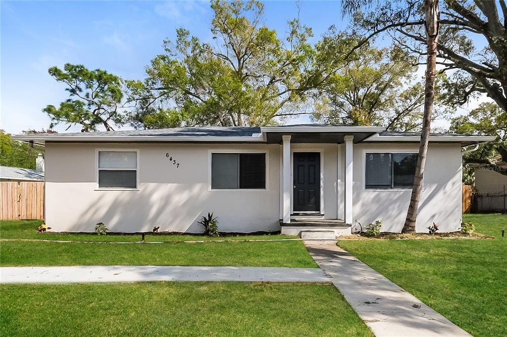 Active With Contract: $2,405 (3 beds, 2 baths, 1232 Square Feet)