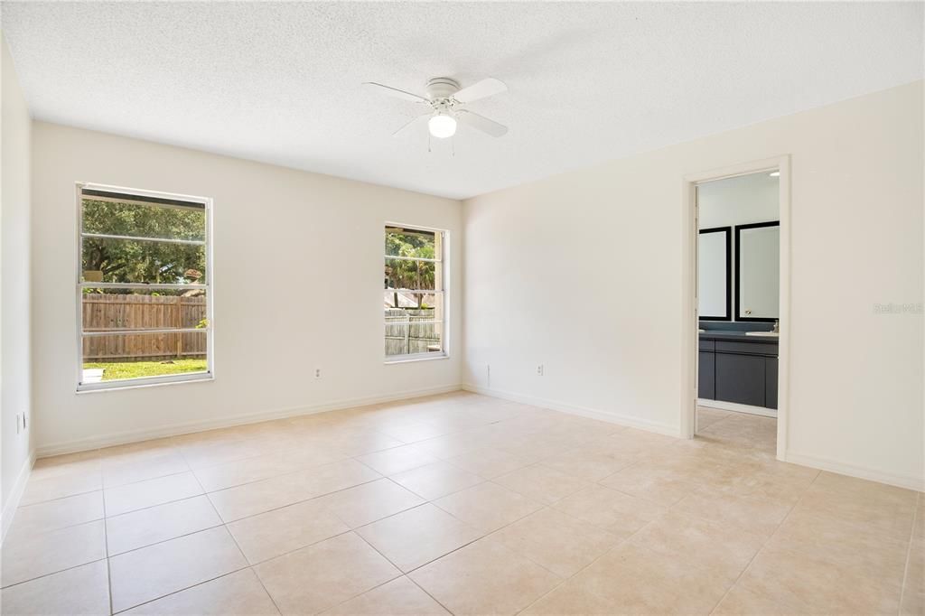 For Sale: $349,000 (3 beds, 2 baths, 1543 Square Feet)