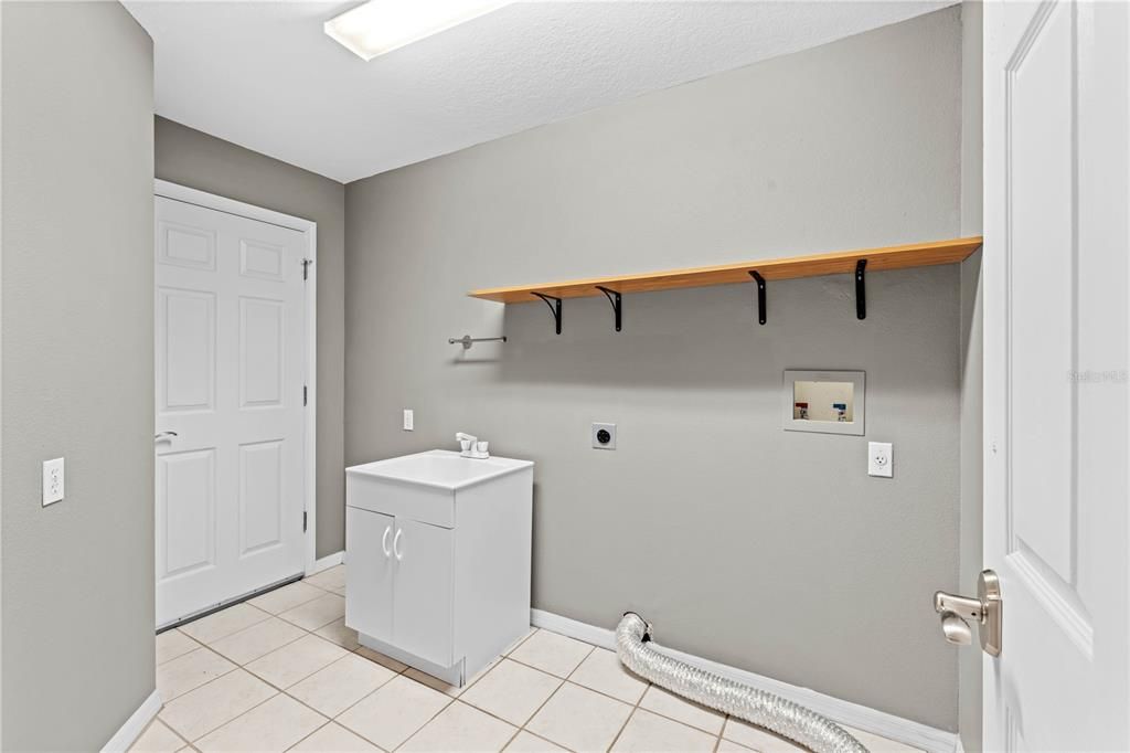 For Sale: $290,000 (2 beds, 2 baths, 1444 Square Feet)