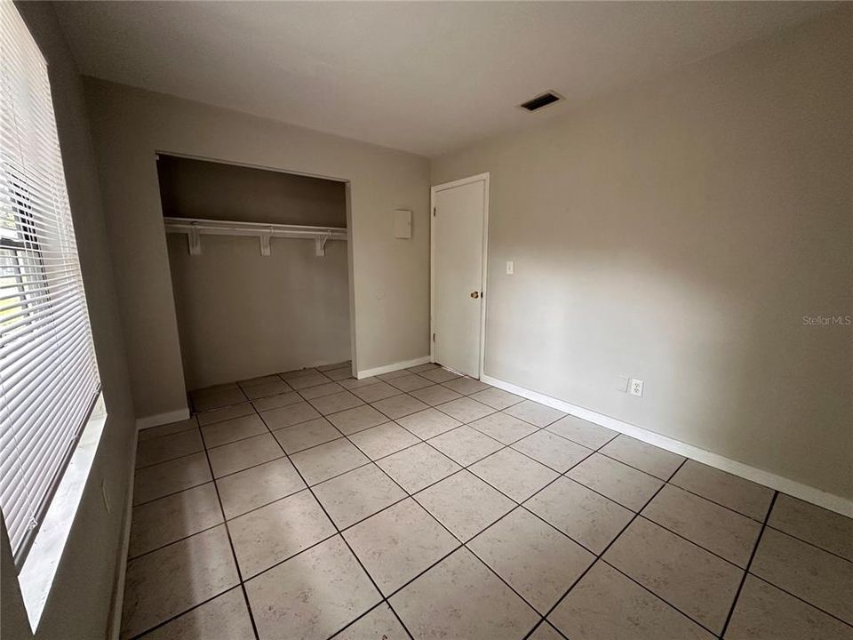 For Rent: $1,100 (2 beds, 1 baths, 955 Square Feet)