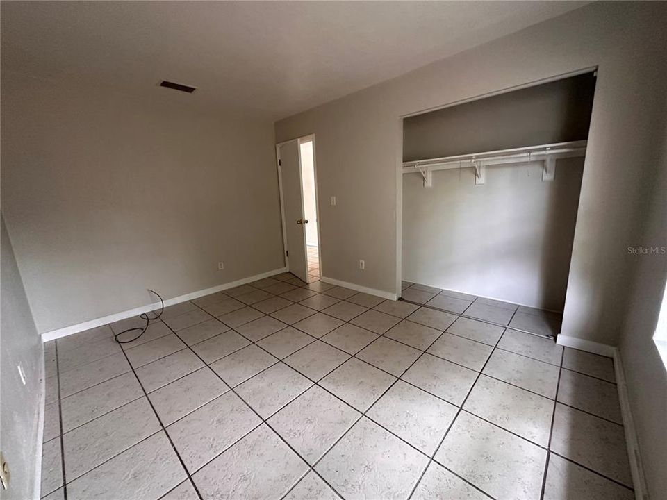 For Rent: $1,100 (2 beds, 1 baths, 955 Square Feet)