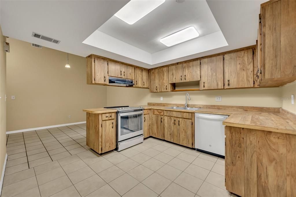 For Rent: $1,795 (3 beds, 2 baths, 1241 Square Feet)