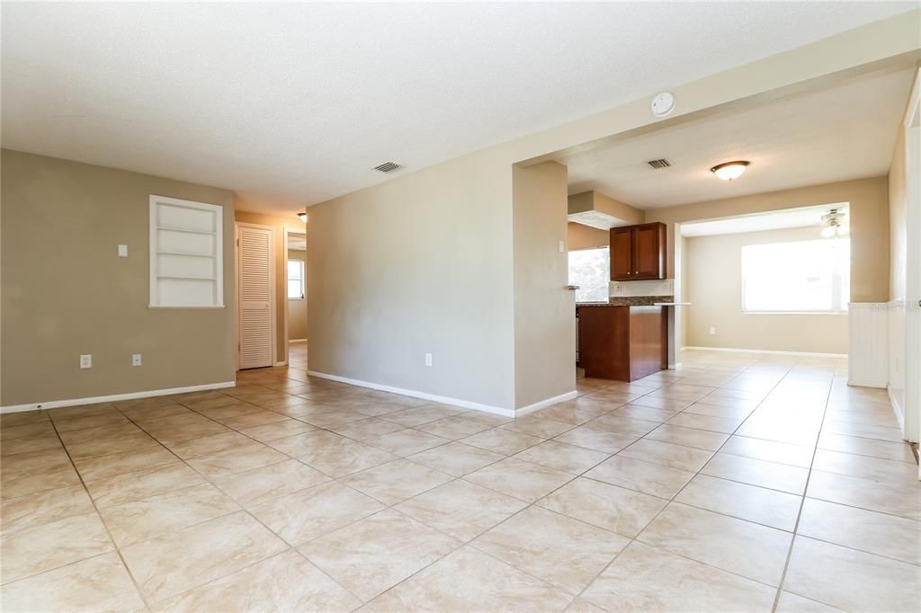 For Rent: $1,835 (3 beds, 2 baths, 1392 Square Feet)