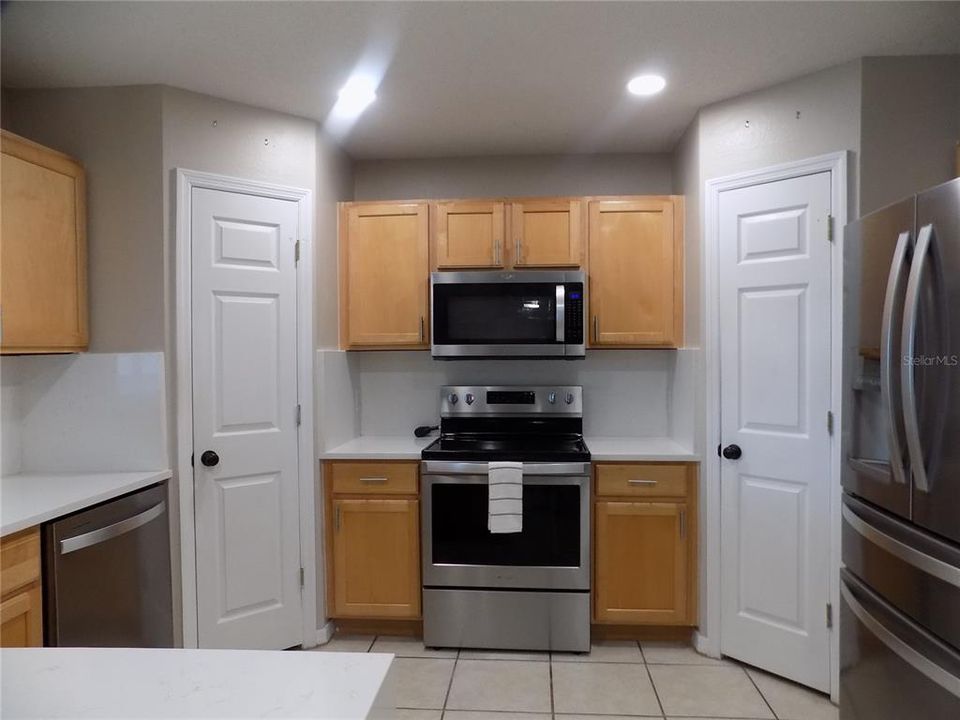 For Rent: $2,500 (4 beds, 2 baths, 2200 Square Feet)