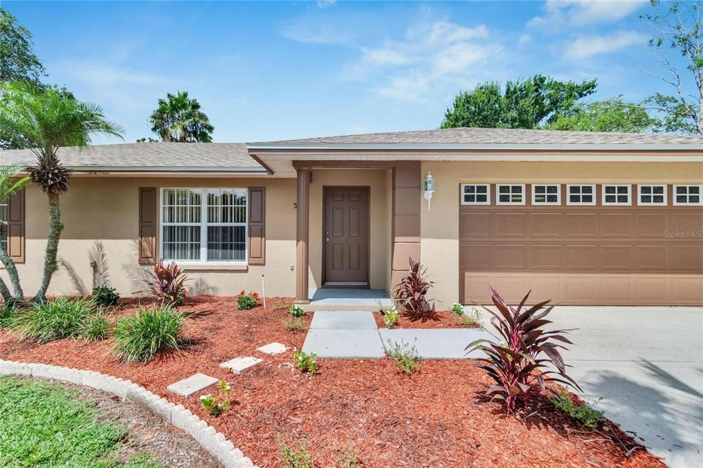 Active With Contract: $345,000 (3 beds, 2 baths, 1318 Square Feet)