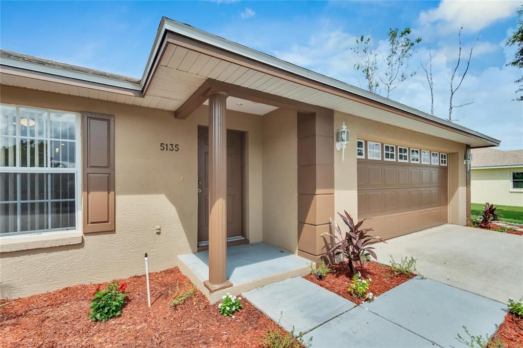 Active With Contract: $345,000 (3 beds, 2 baths, 1318 Square Feet)