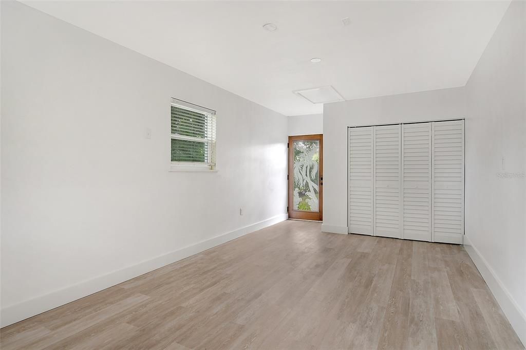 Bonus room with laundry closet