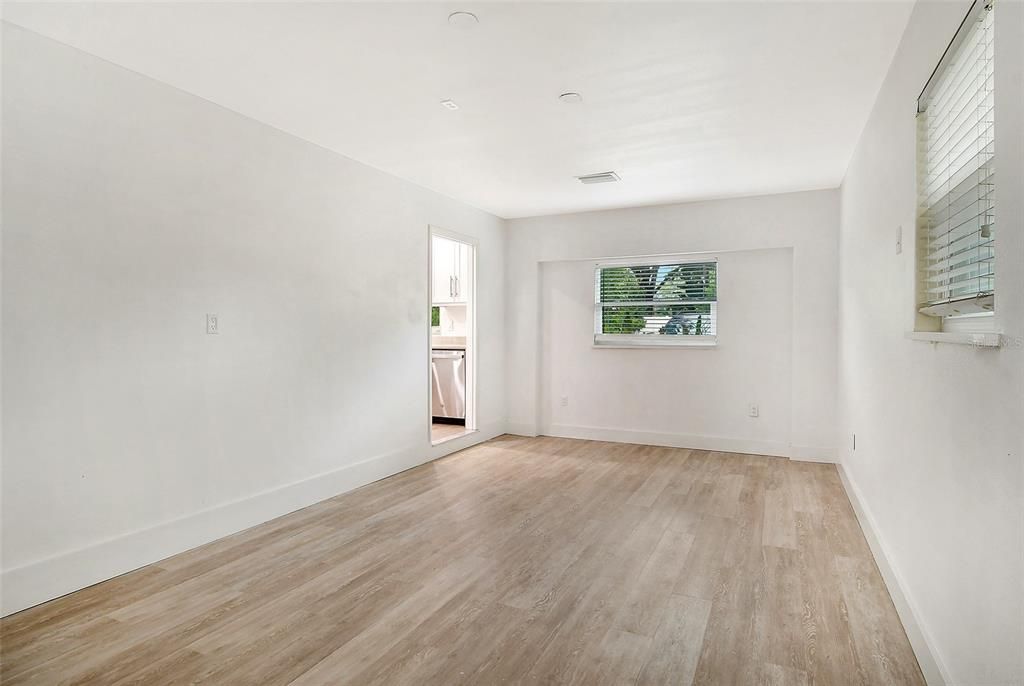 Huge bonus room, with laundry closet.  Could be used as a 4th bedroom or extra family room/movie theater room.