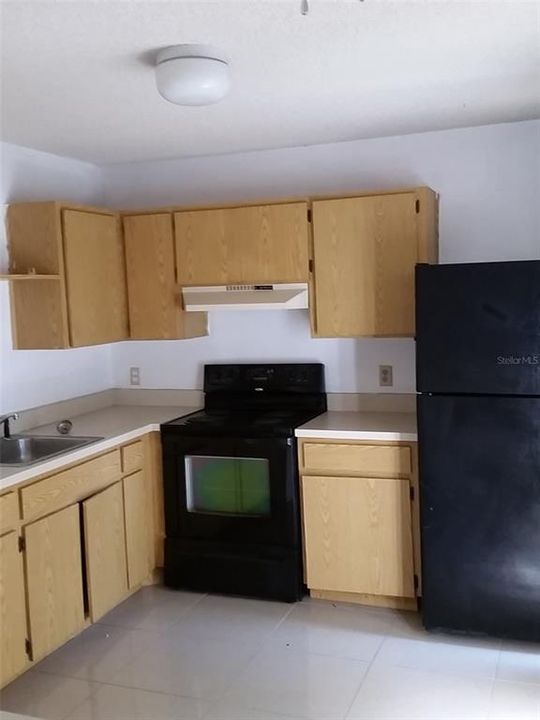 For Rent: $1,100 (2 beds, 2 baths, 832 Square Feet)