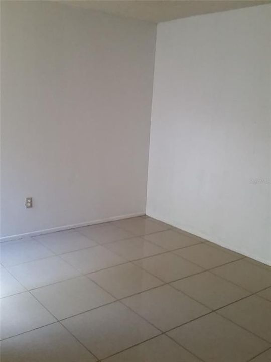 For Rent: $1,100 (2 beds, 2 baths, 832 Square Feet)