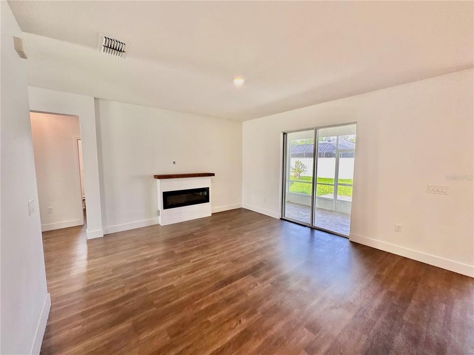 For Sale: $325,000 (3 beds, 2 baths, 1675 Square Feet)