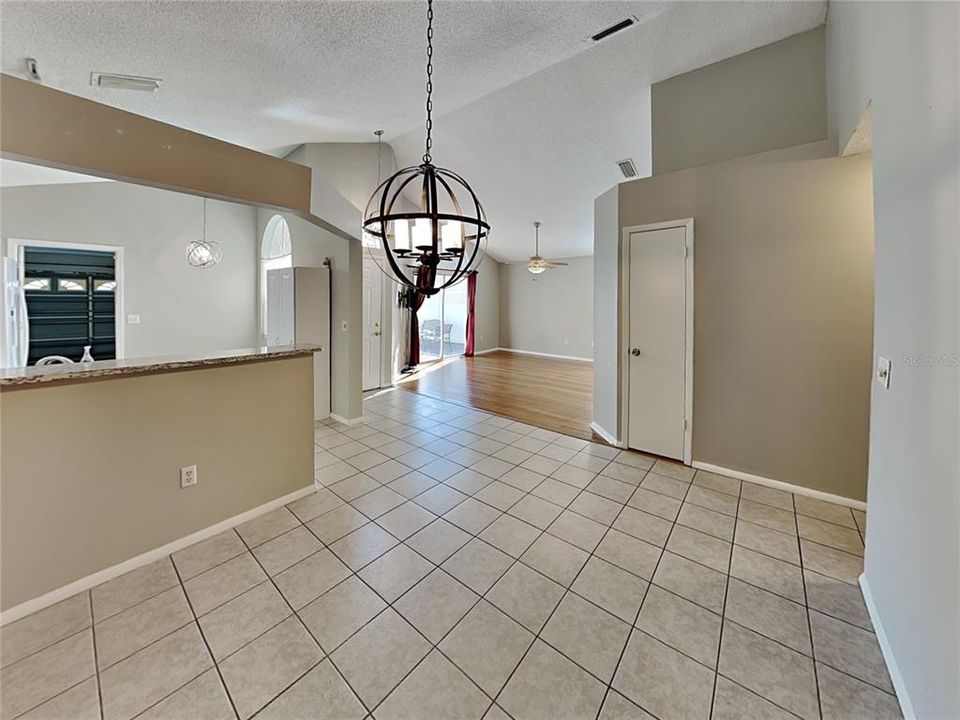 For Rent: $2,099 (3 beds, 2 baths, 1353 Square Feet)