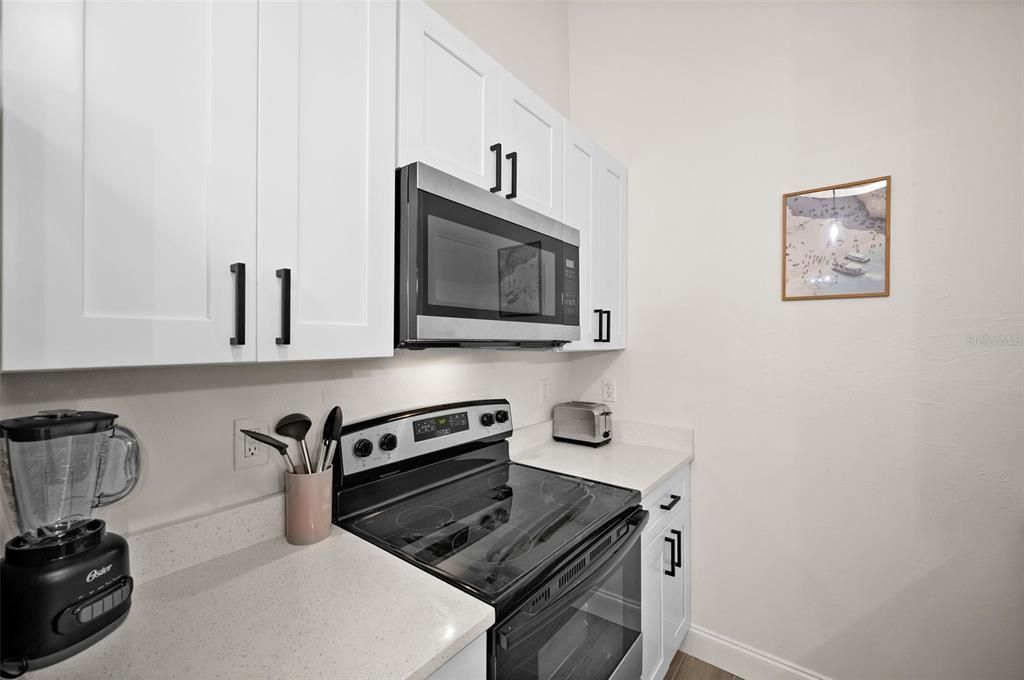 For Sale: $218,500 (2 beds, 2 baths, 953 Square Feet)