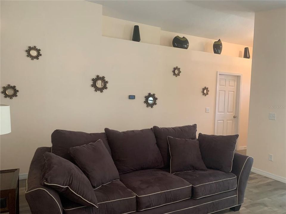 For Sale: $380,000 (3 beds, 2 baths, 1152 Square Feet)