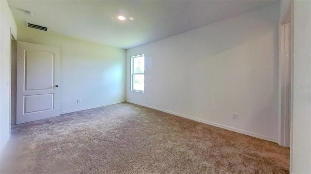 For Rent: $2,100 (3 beds, 2 baths, 1597 Square Feet)