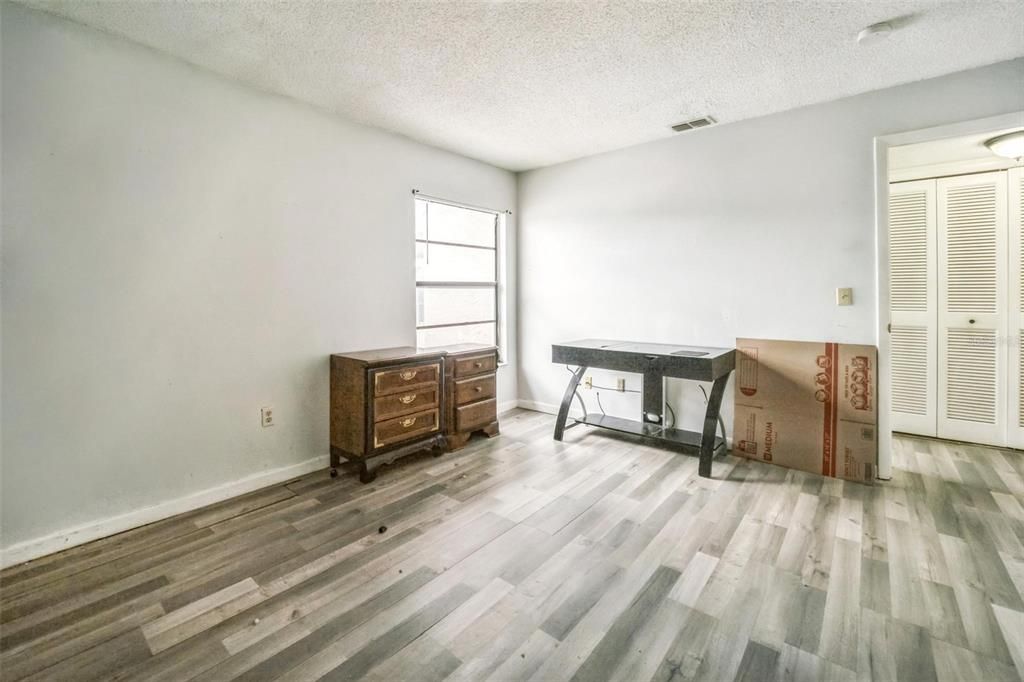 For Sale: $194,000 (2 beds, 2 baths, 1407 Square Feet)