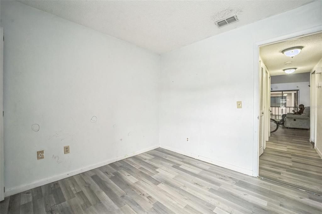 For Sale: $194,000 (2 beds, 2 baths, 1407 Square Feet)