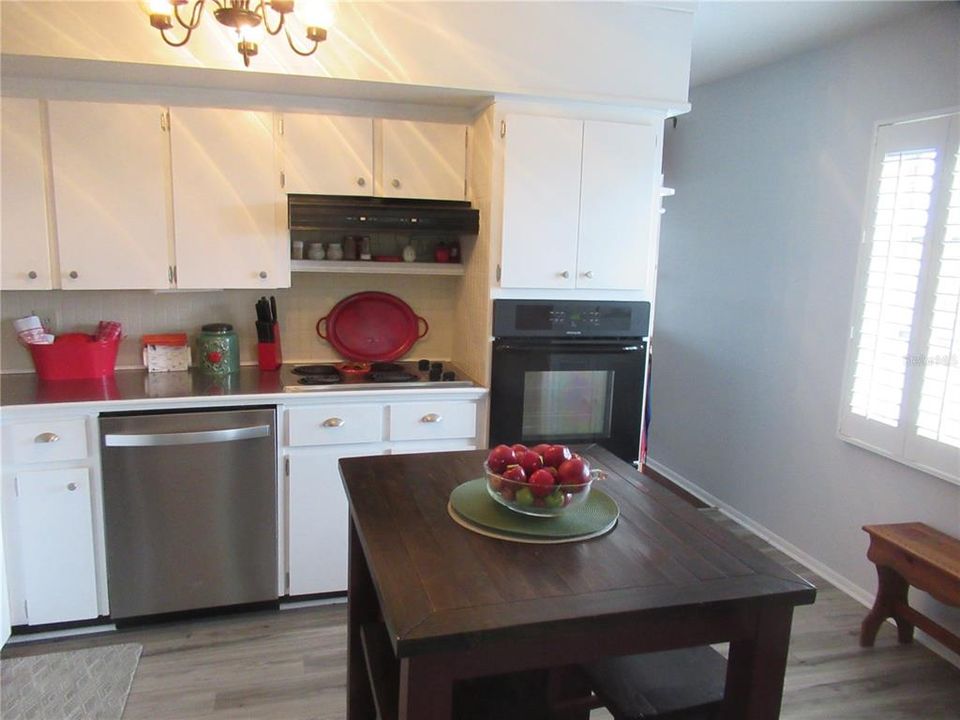 For Rent: $1,900 (2 beds, 2 baths, 1400 Square Feet)