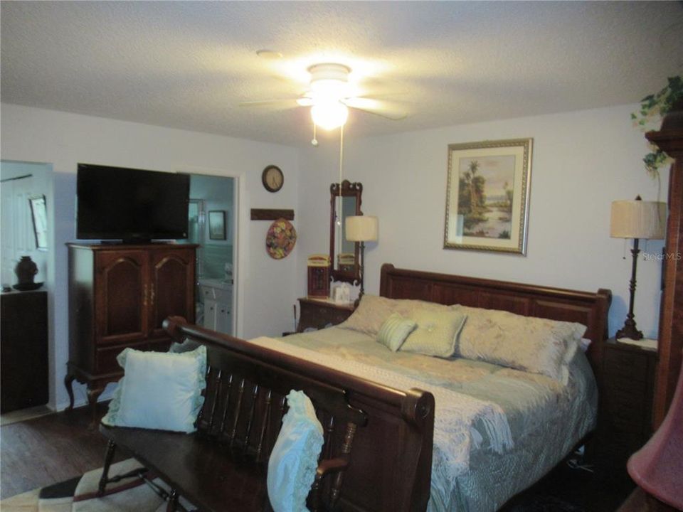 For Rent: $1,900 (2 beds, 2 baths, 1400 Square Feet)