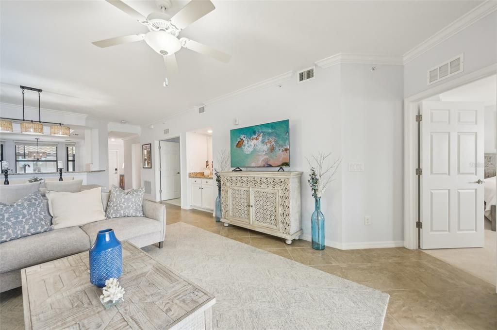 For Sale: $499,000 (2 beds, 2 baths, 1462 Square Feet)