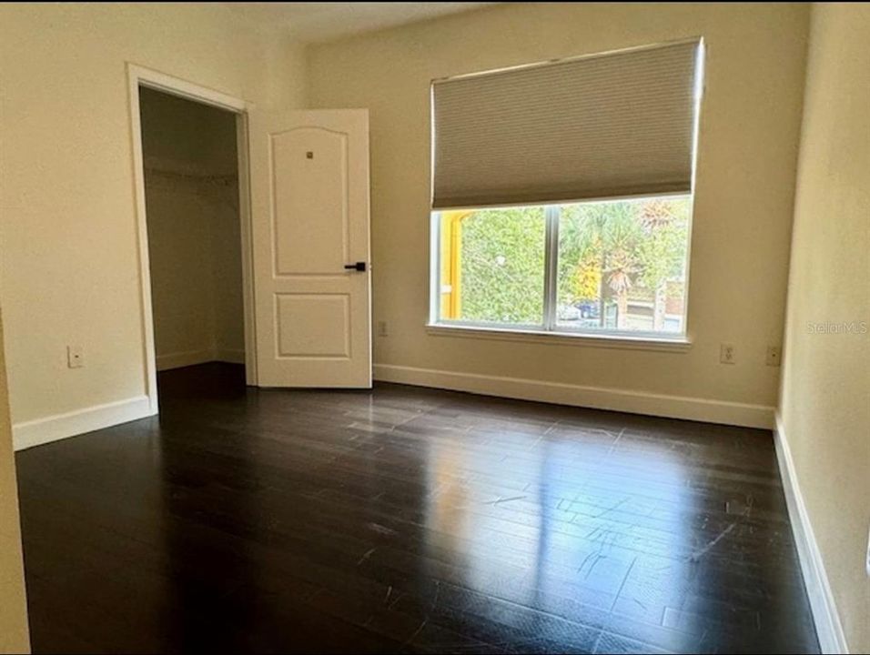 For Rent: $1,900 (2 beds, 2 baths, 1352 Square Feet)