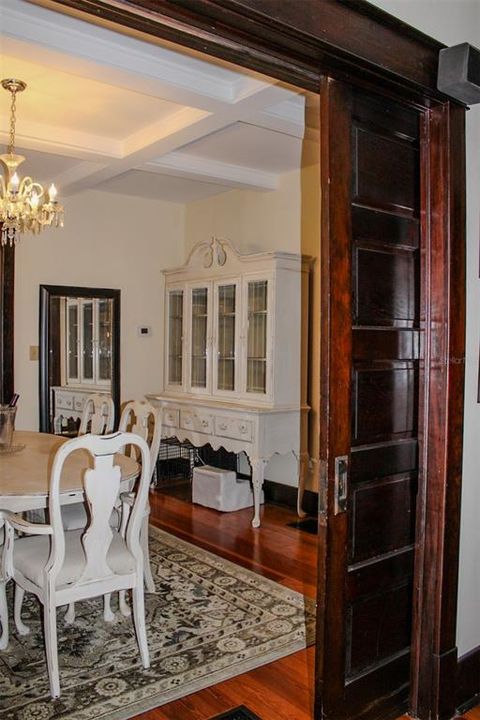 En Venta: $425,000 (3 camas, 2 baños, 2550 Pies cuadrados)