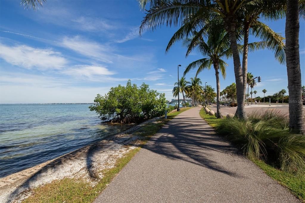 For Sale: $3,895,000 (4 beds, 2 baths, 3257 Square Feet)