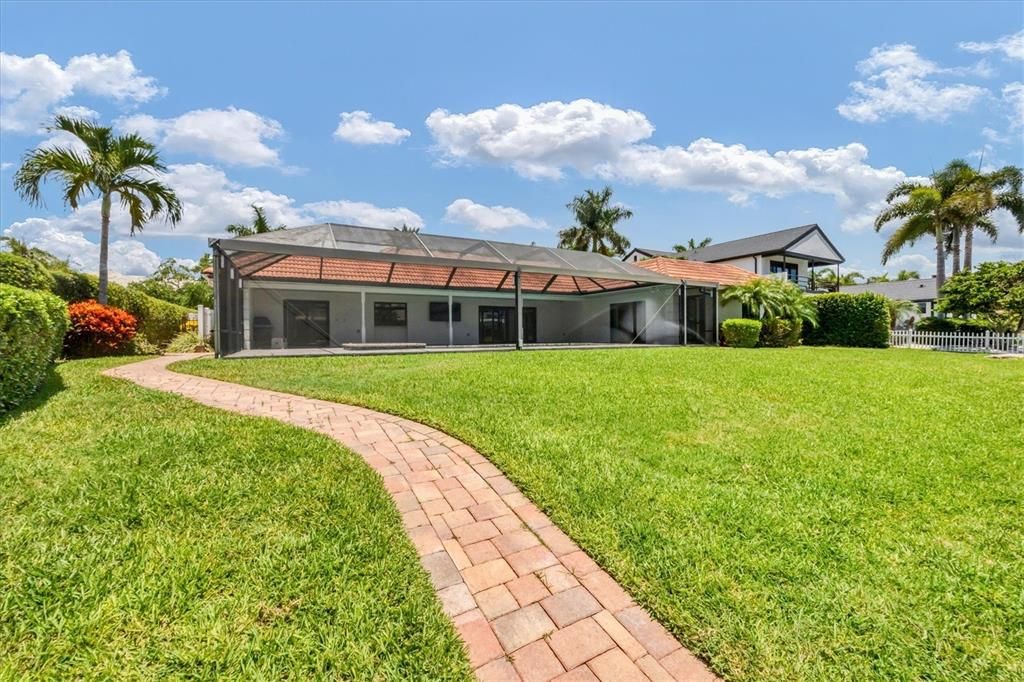 For Sale: $3,895,000 (4 beds, 2 baths, 3257 Square Feet)