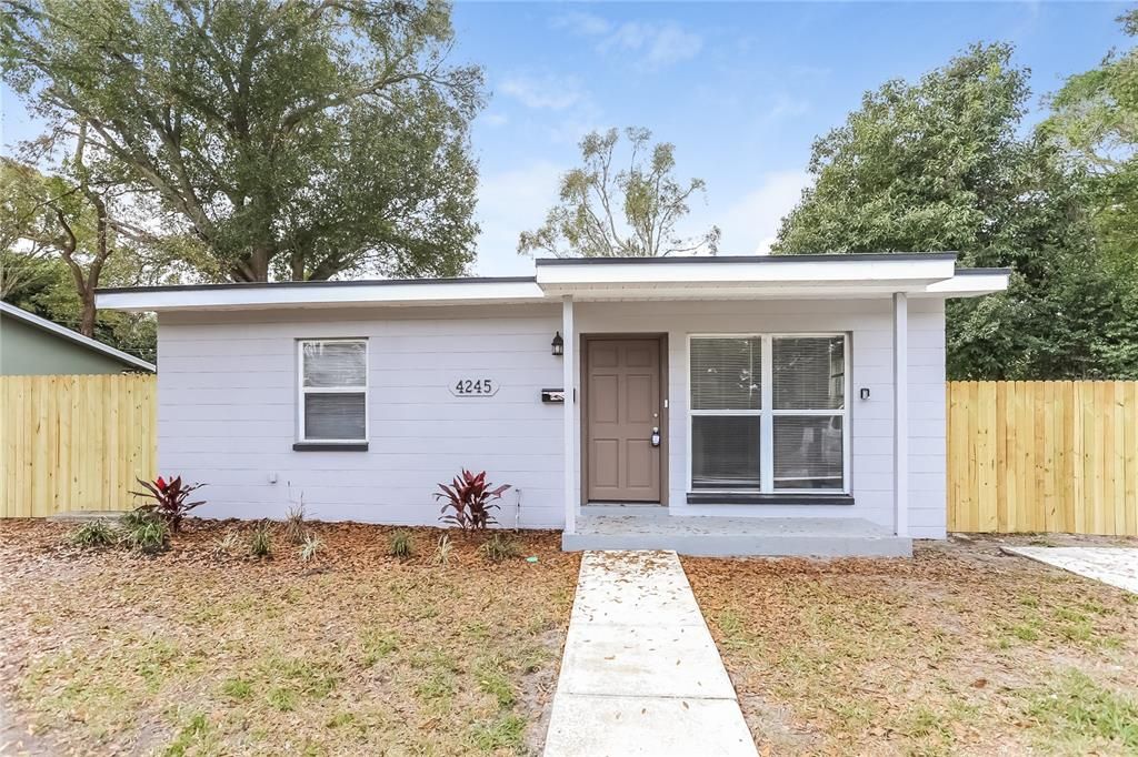 For Rent: $2,255 (3 beds, 1 baths, 1240 Square Feet)