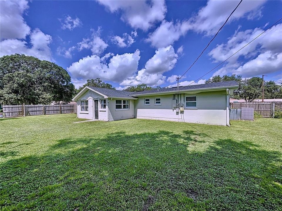 For Sale: $310,000 (3 beds, 2 baths, 1704 Square Feet)