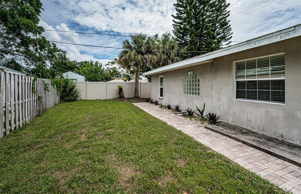 For Sale: $549,000 (3 beds, 2 baths, 1948 Square Feet)