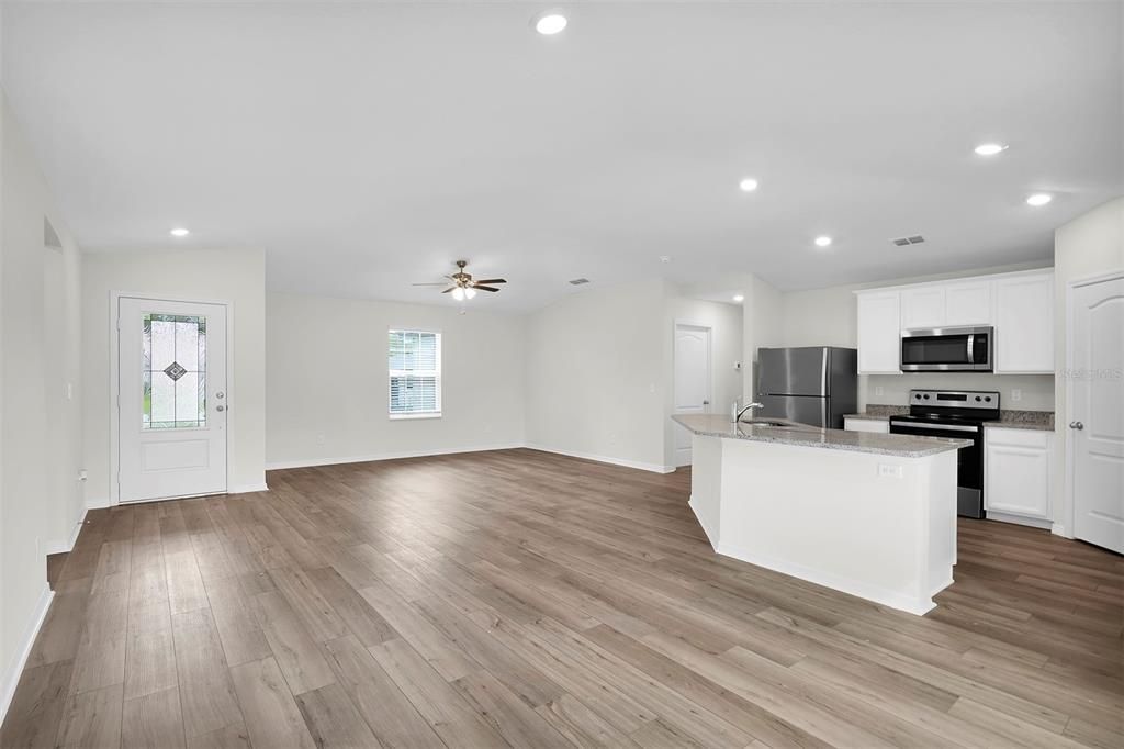 For Sale: $268,900 (3 beds, 2 baths, 1461 Square Feet)