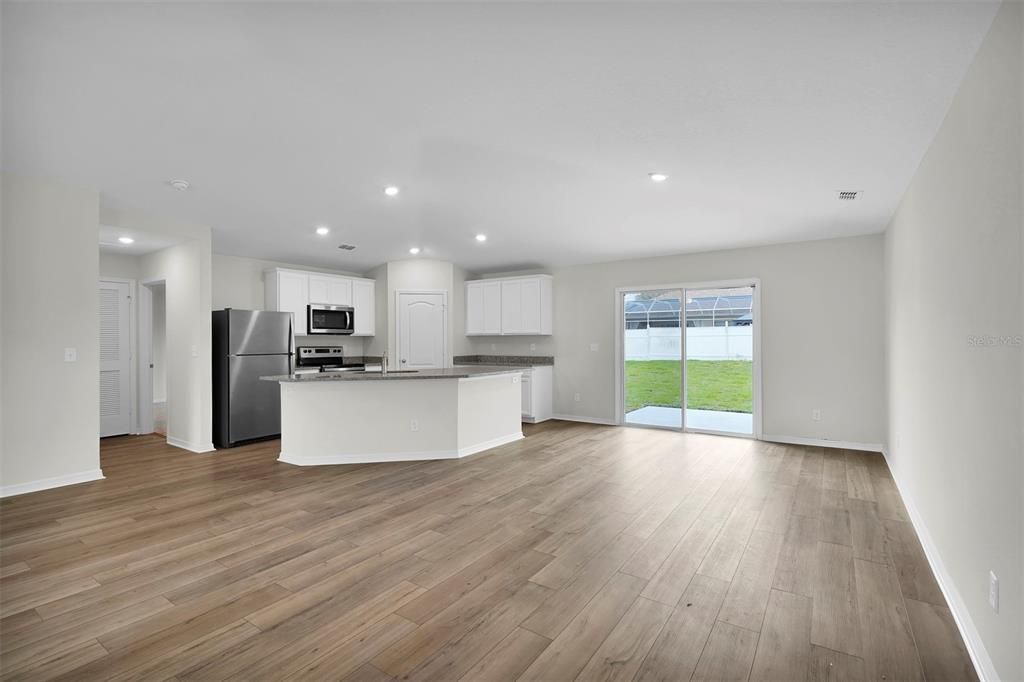 For Sale: $268,900 (3 beds, 2 baths, 1461 Square Feet)