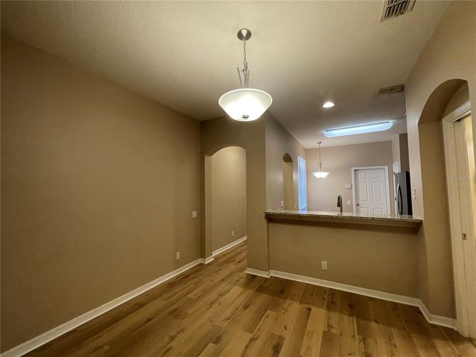 Active With Contract: $1,900 (2 beds, 2 baths, 1240 Square Feet)