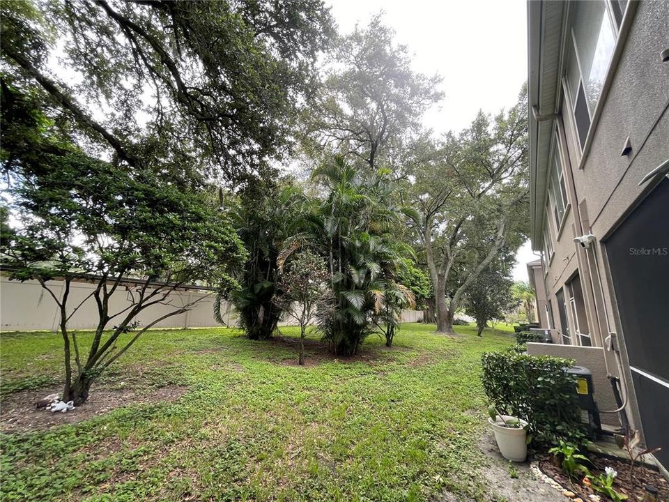 Active With Contract: $1,900 (2 beds, 2 baths, 1240 Square Feet)