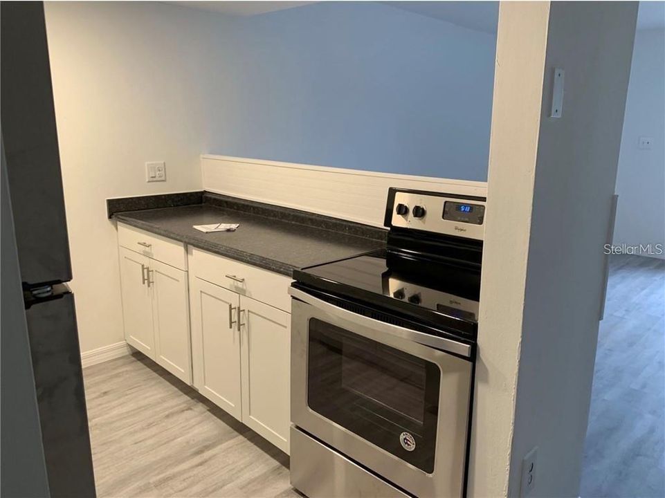 For Rent: $1,400 (1 beds, 1 baths, 687 Square Feet)