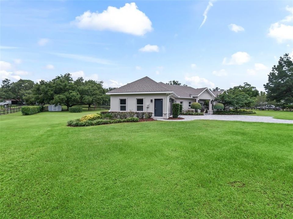 For Sale: $1,850,000 (3 beds, 2 baths, 2353 Square Feet)