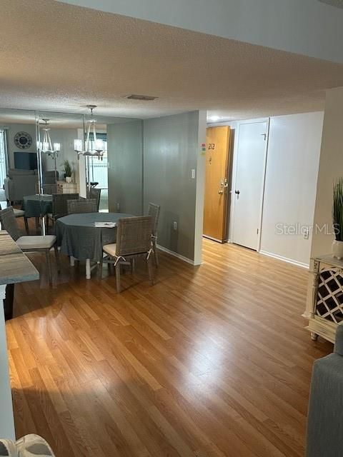 For Rent: $1,950 (3 beds, 2 baths, 1385 Square Feet)