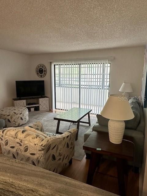 For Rent: $1,950 (3 beds, 2 baths, 1385 Square Feet)