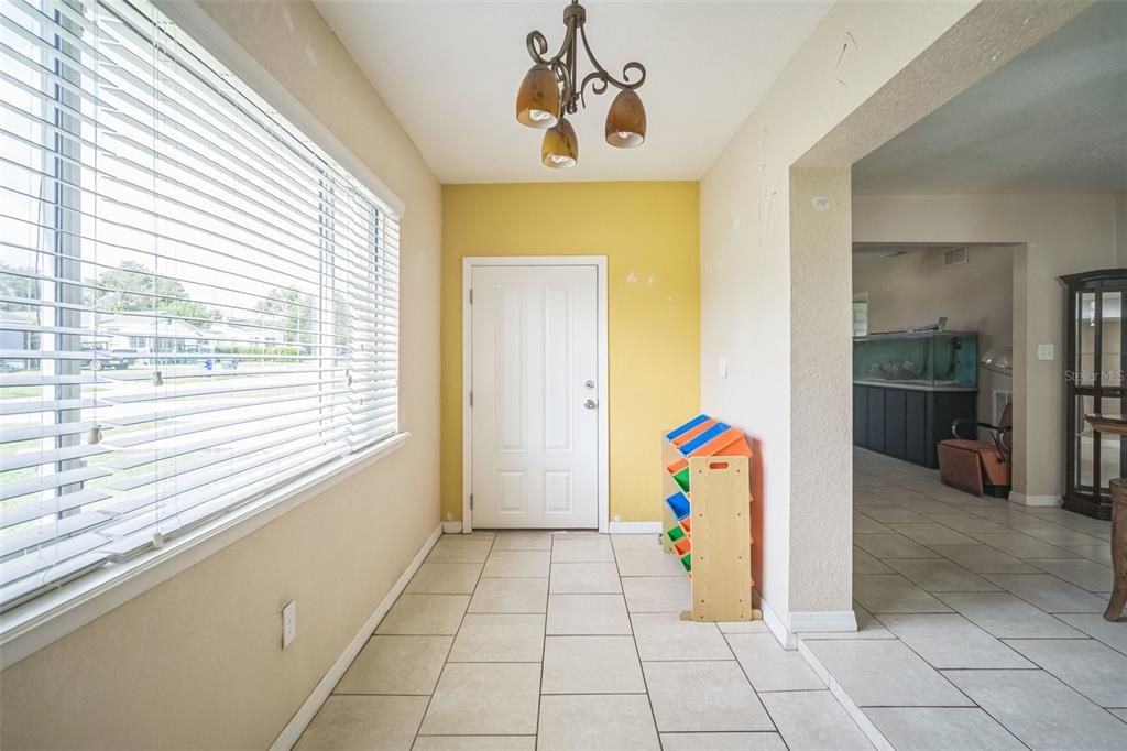 For Sale: $325,500 (3 beds, 2 baths, 1859 Square Feet)