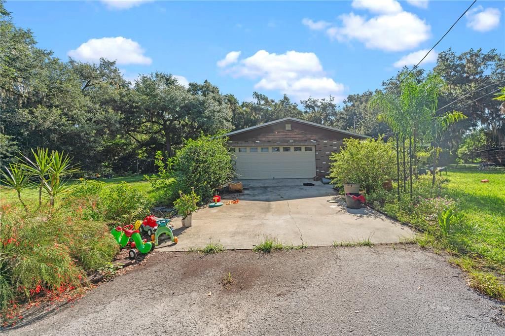 For Sale: $999,900 (3 beds, 2 baths, 1408 Square Feet)