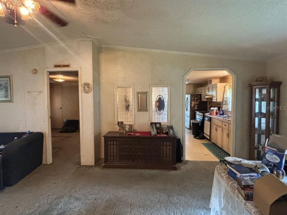 For Sale: $129,900 (3 beds, 2 baths, 1404 Square Feet)