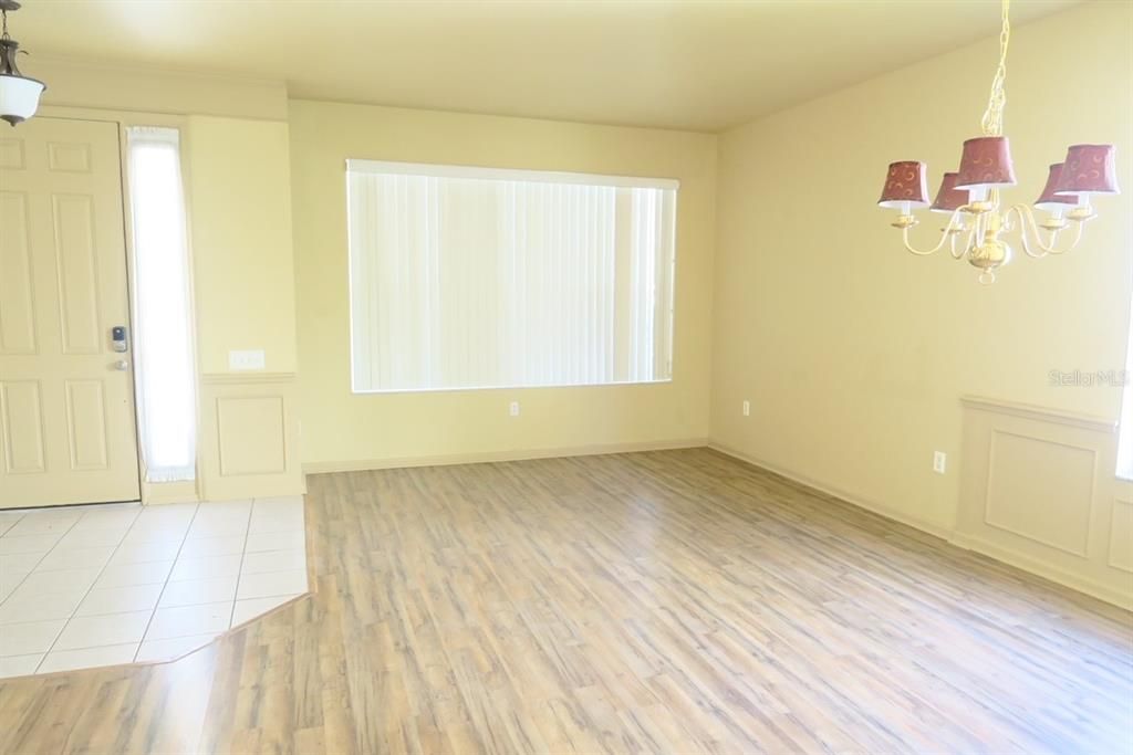 For Rent: $2,995 (4 beds, 2 baths, 2190 Square Feet)