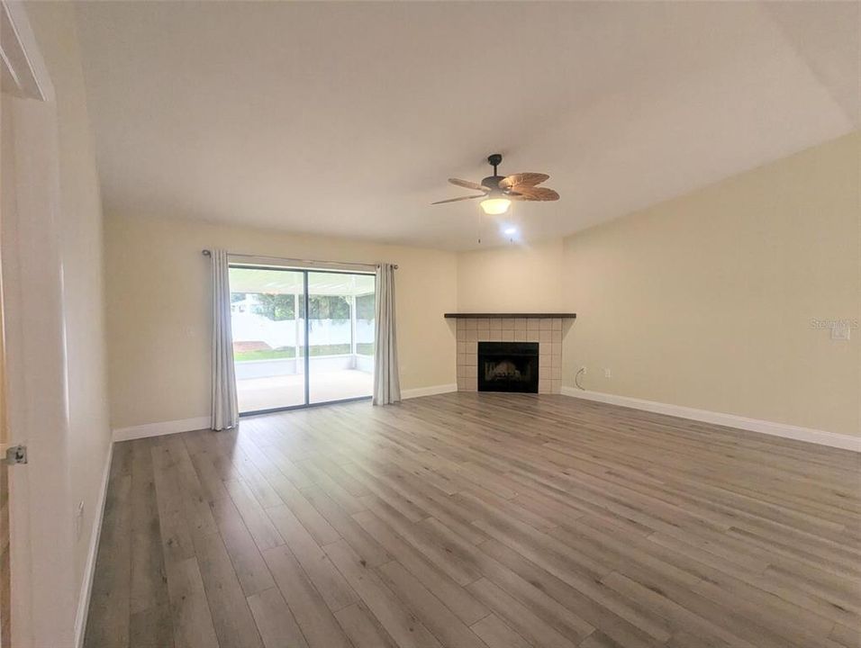 For Rent: $2,695 (3 beds, 2 baths, 1547 Square Feet)