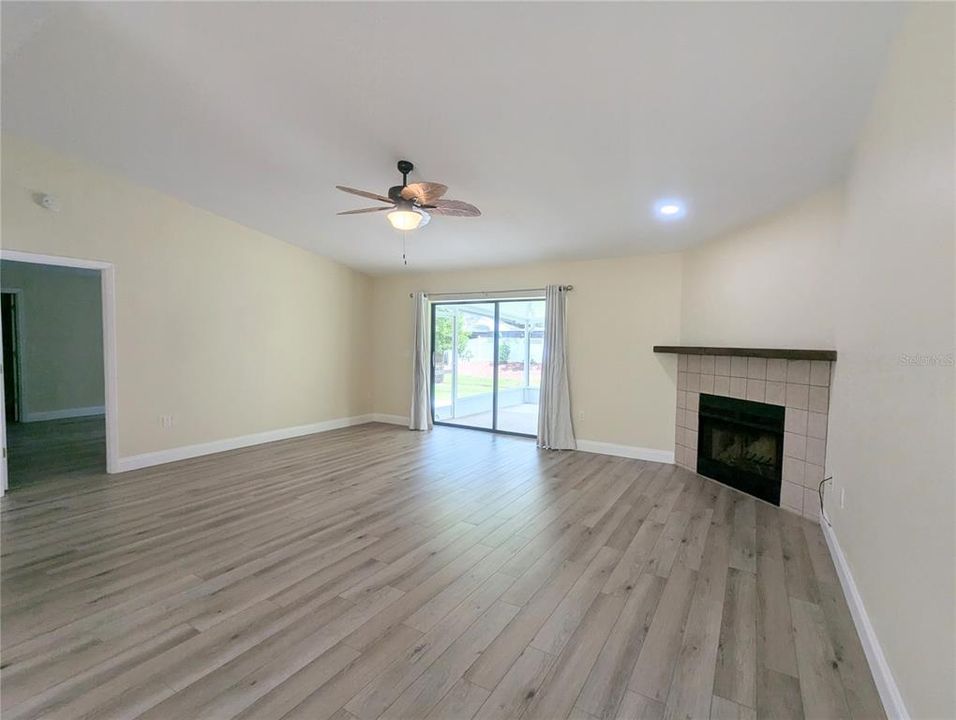 For Rent: $2,695 (3 beds, 2 baths, 1547 Square Feet)