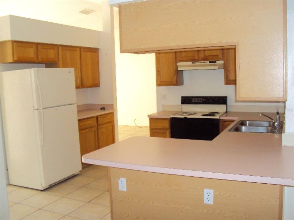 For Rent: $1,925 (3 beds, 2 baths, 1879 Square Feet)