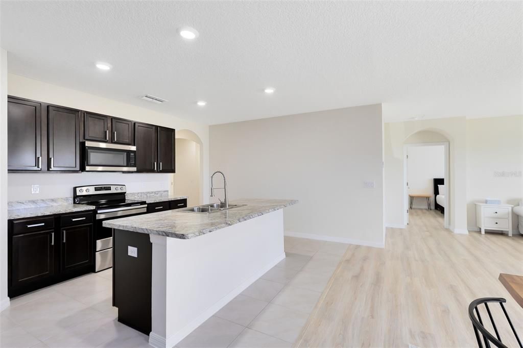 Active With Contract: $299,990 (4 beds, 2 baths, 1867 Square Feet)