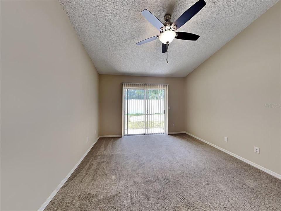 For Rent: $2,049 (3 beds, 2 baths, 1300 Square Feet)